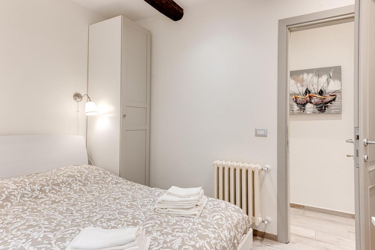 Oltrarno Dreaming Apartment Firenze Bagian luar foto